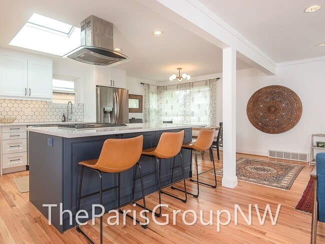Building Photo - Renovated Magnolia Home – Open Floor Plan ...