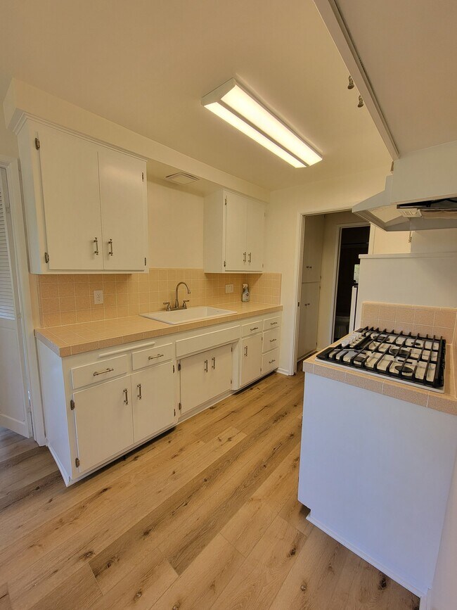 Photo - 13530 Leadwell St Unit 5