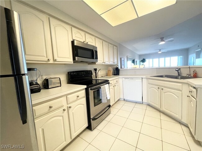 Building Photo - 13105 Vanderbilt Dr Unit 802