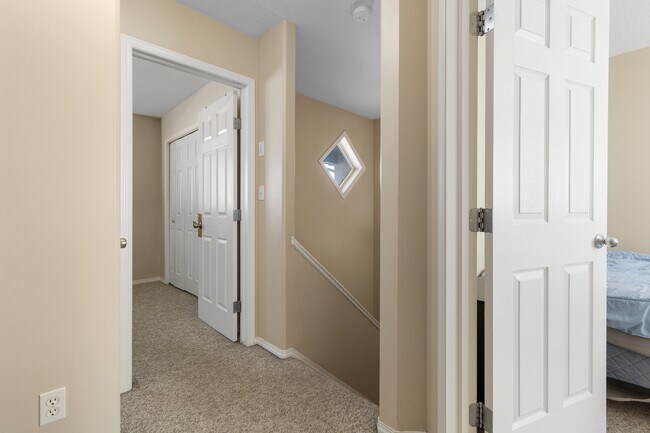 Photo - 10150-10150 121 Ave