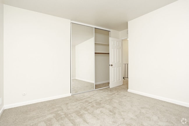 Moorpark Garden Apartments