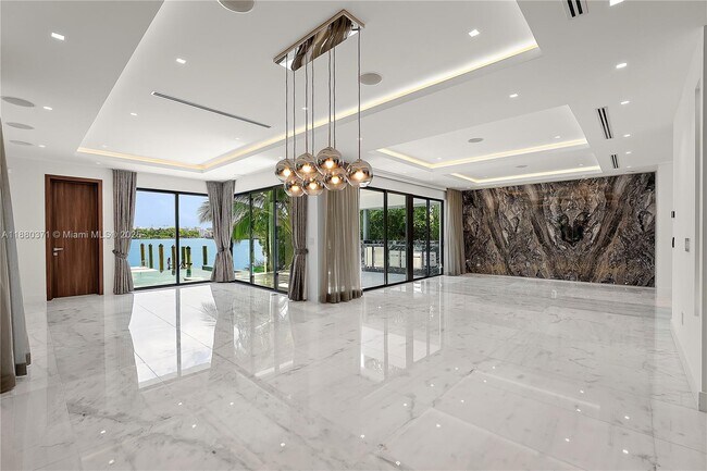 Photo - 1225 S Biscayne Point Rd