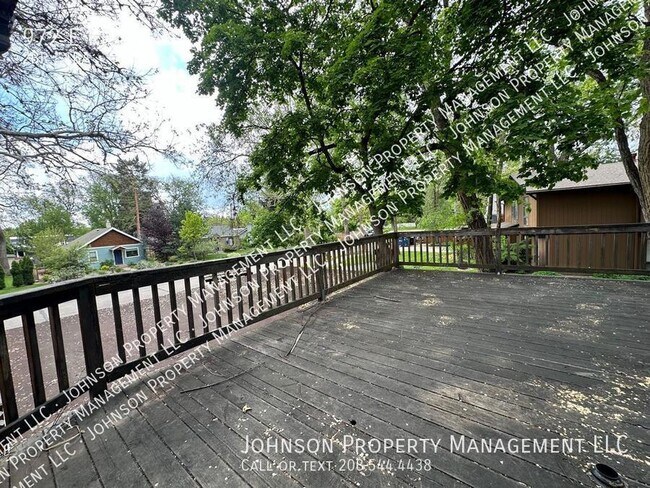 Photo - 972 E Krall St