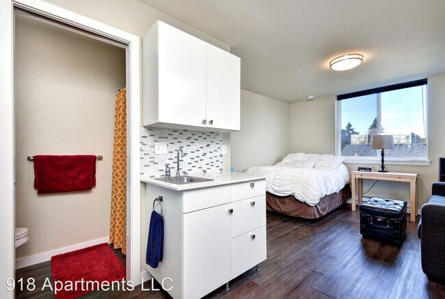 Photo - 918 N 103rd St