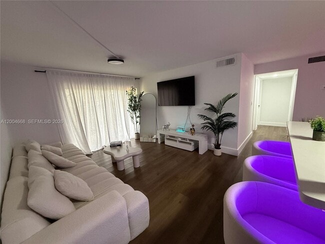 Building Photo - 7155 NW 179th St Unit 107