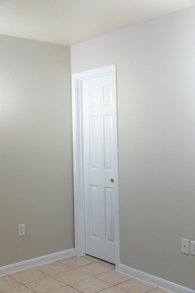 Photo - Duplex For Lease Unit Cravens Place F2