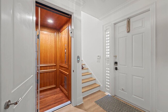 Photo - 285 SE 6th Ave