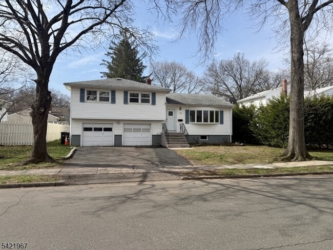 Building Photo - 25 Huck Rd