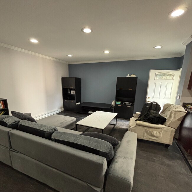 Photo - 25 Gelston Ave Unidad 1