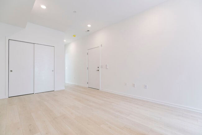 Photo - 1242 Lecount St Unit B
