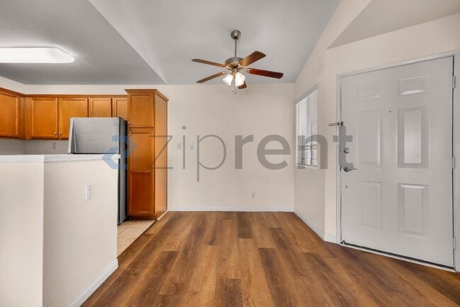 Building Photo - Unit 1008