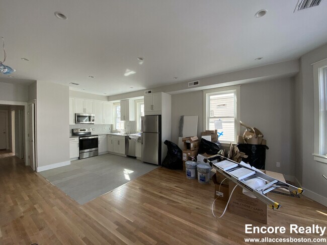 Photo - 70 Spring St Unit 2