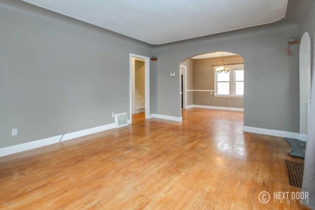 Photo - 1319 Diamond Ave NE
