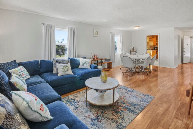 2936 Lake Shore Dr Unit 310