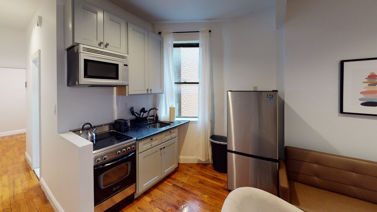 Photo - Private bedroom in 2 bed/1 bath Home