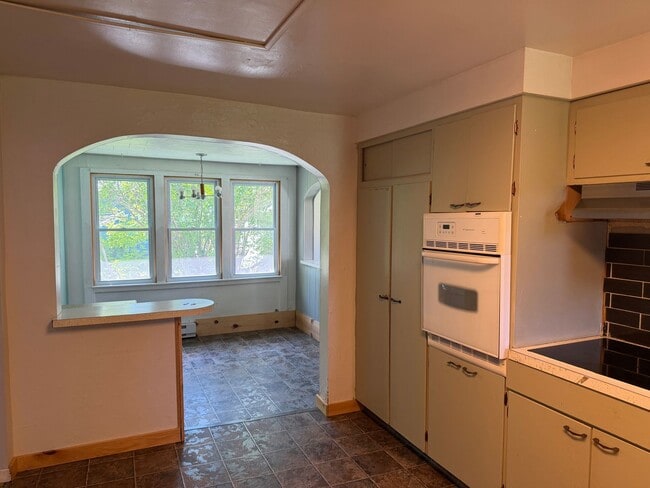 Photo - 3 Bed 1 Bath Home with Garage