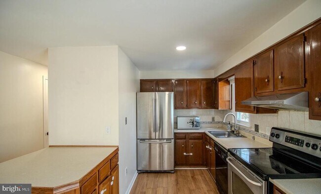 Photo - 608 St Georges Station Rd