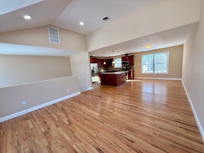 Photo - 230 Clark St