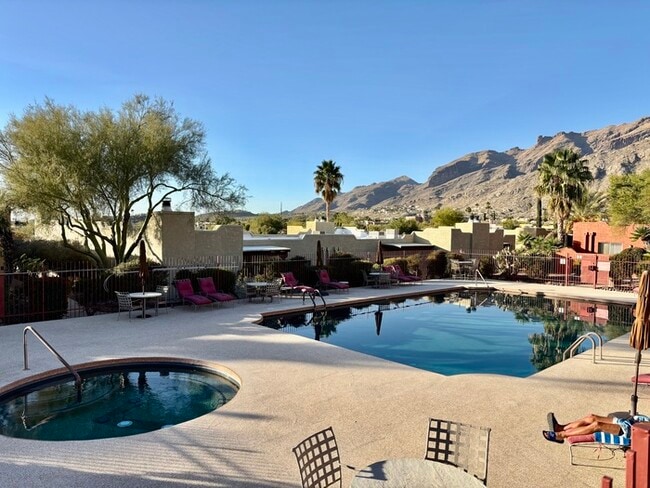 Two bedroom with Community Pool - Two bedroom with Community Pool House