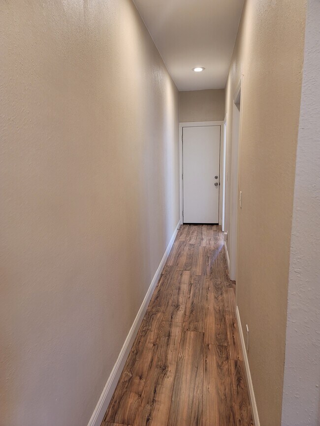 Photo - 575 56th St Unidad 1