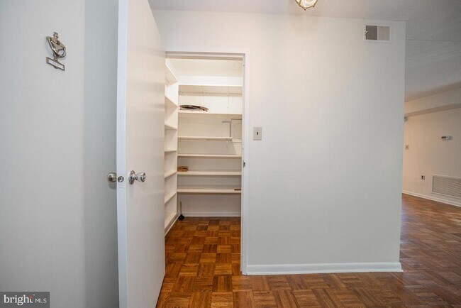 Photo - 260 W Montgomery Ave Unit 304