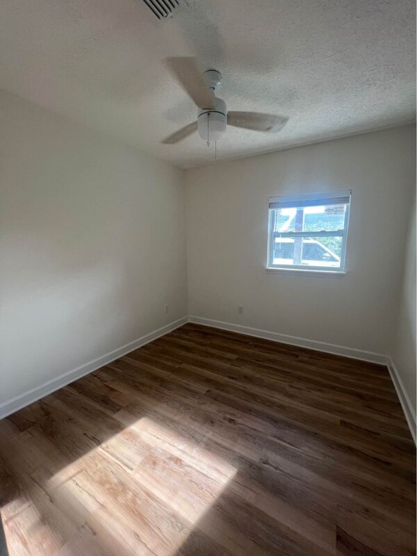 Photo - 22630 Lakeview Dr Unit Downstairs