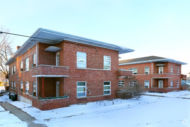 Photo - 1429 E Johnson St Apartments