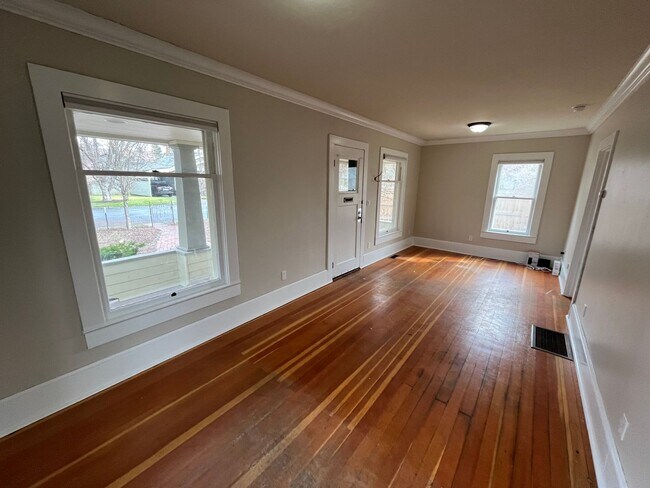 Photo - 1 Bed/1 Bath Millhouse in Historic Downtow...