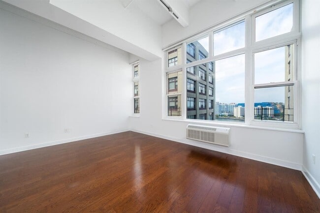 Photo - 1500 HUDSON St Unit 9V