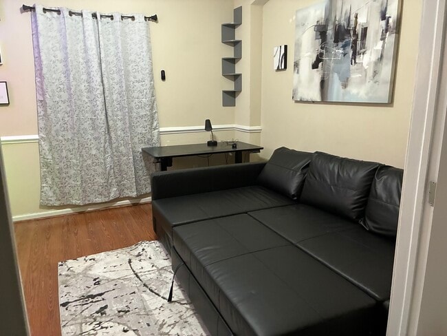 Photo - 3089 Williamsburg Ct