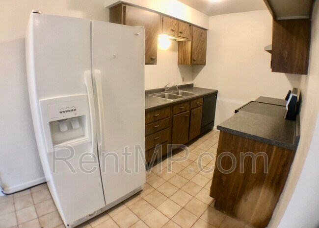 Photo - 722 W Broomfield St Unit H02