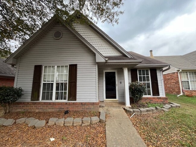 Building Photo - Renovated 2 Bedroom 2 Bath Home For Rent!!