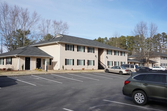 Building Photo - The Village at Baldwin Court Rental