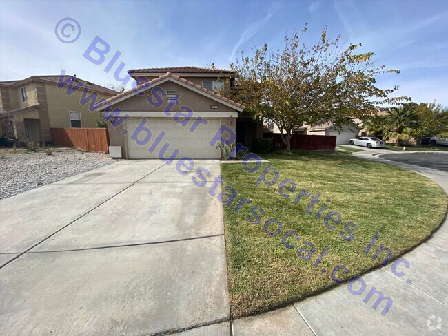 Building Photo - JUST LISTED!!! Rental