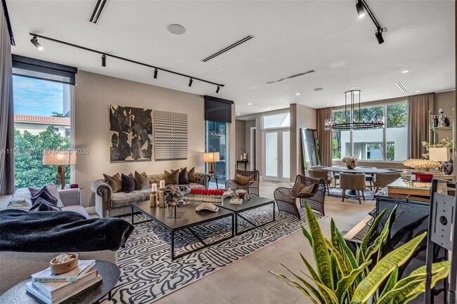 Photo - 285 W Mashta Dr