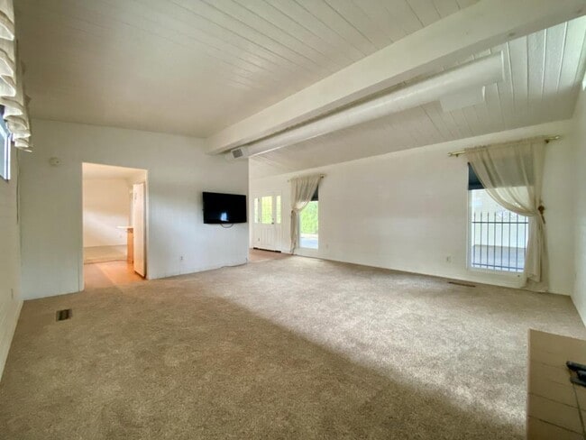 Photo - 930 Reddy Ave