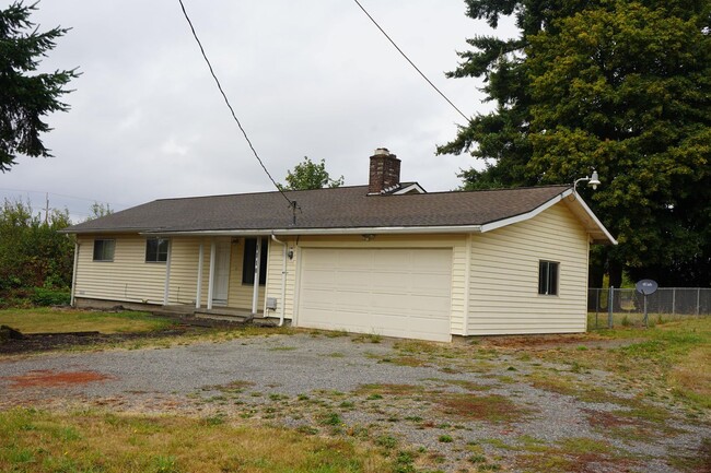 Building Photo - 1110 NE 259th St