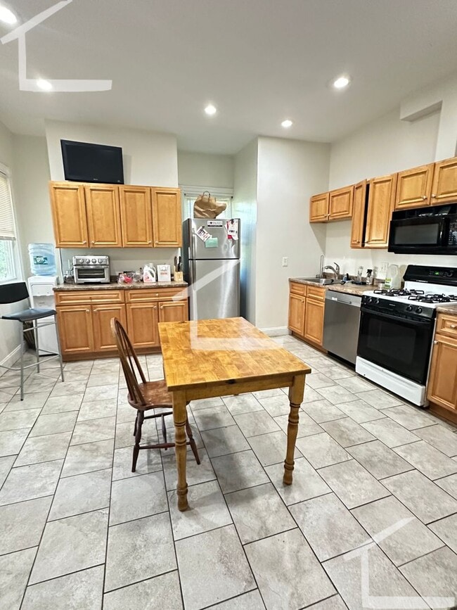 Building Photo - Entire House for Rent, Central heat/AC, Laundry Porch Backyard. Cleveland Circle Area of Brighton...