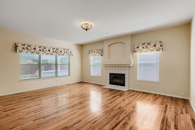 Photo - Amazing 5-bedroom home in Cherry Creek School District! Basement Apartment with kitchen! Move in ...