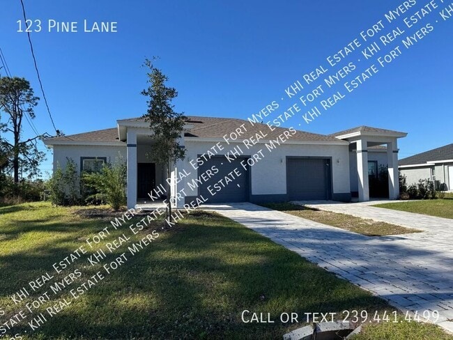 Building Photo - 123 Pine Ln