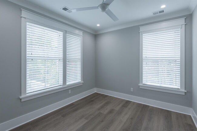 Photo - 7 Sanctuary Ct