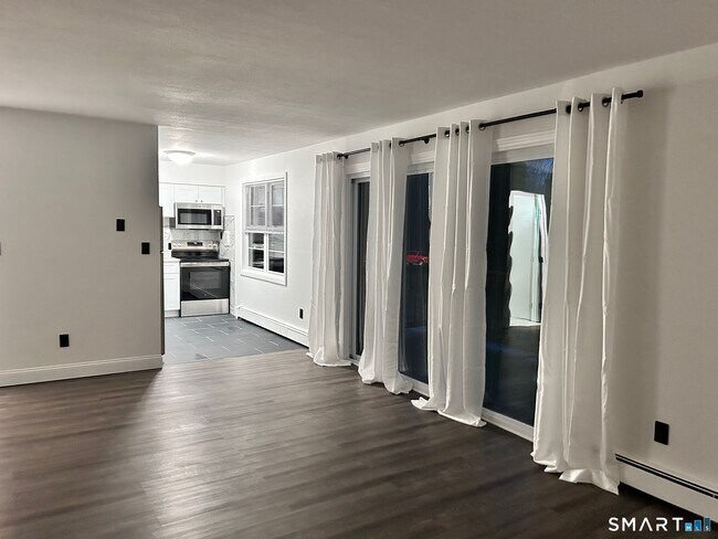 Photo - 1109 Waterbury Rd Unit APT 1A