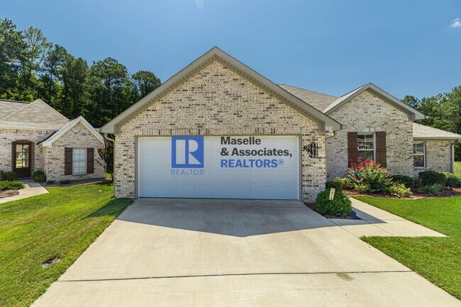1019 Silver Cir