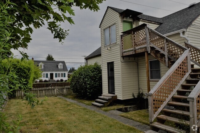 Building Photo - 1901 N Washington St Rental