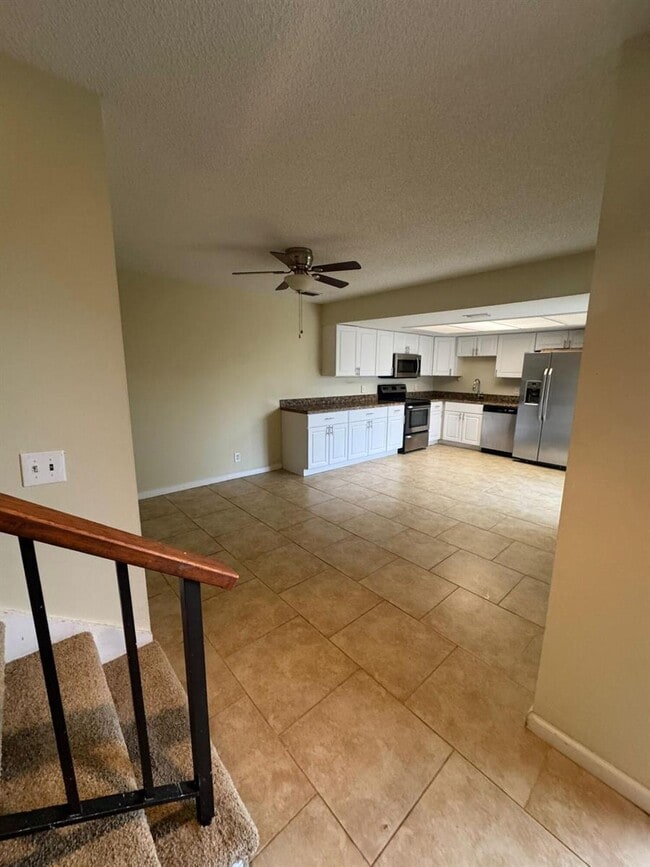 Photo - 11976 Shakerwood Ln