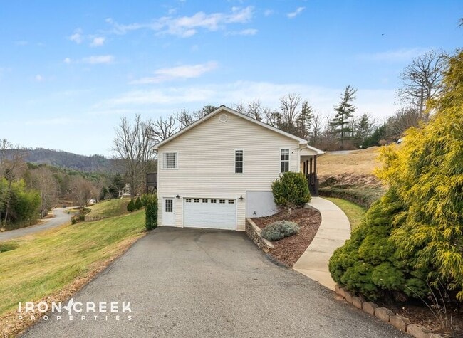 Photo - 8 Rose Briar Cir