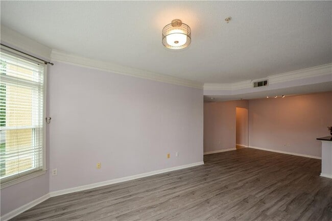 Building Photo - 955 Juniper St NE Unit 4112