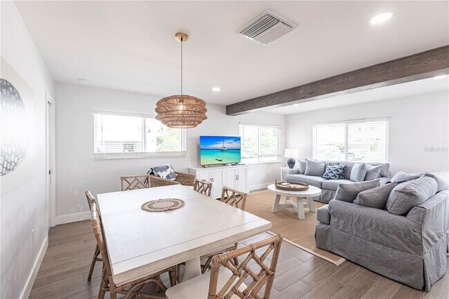 Photo - 6020 Midnight Pass Rd