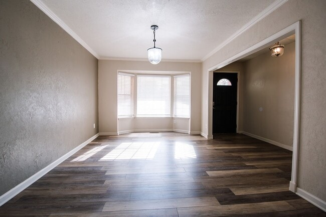 Photo - Beautifully Remodeled 4bed/3bath Home Available Near Norman Campus!!