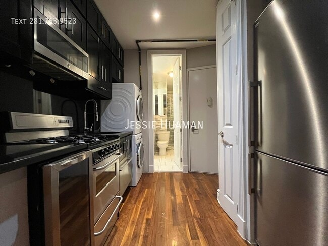 Photo - 221 E 23rd St Unit 11A